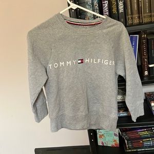 Gray Tommy Hilfiger sweatshirt